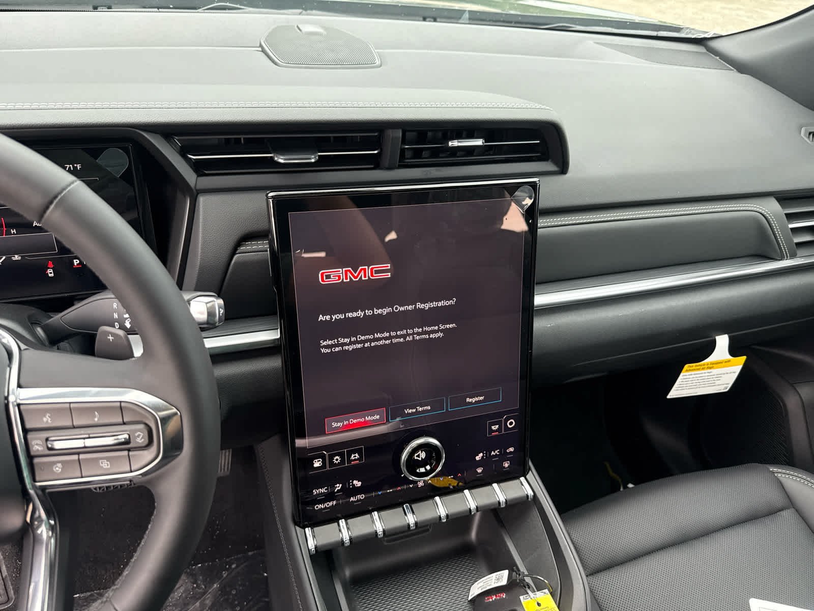 New 2027 GMC Terrain Elevation w/ Elevation Premium Package AWD/4WD image 17