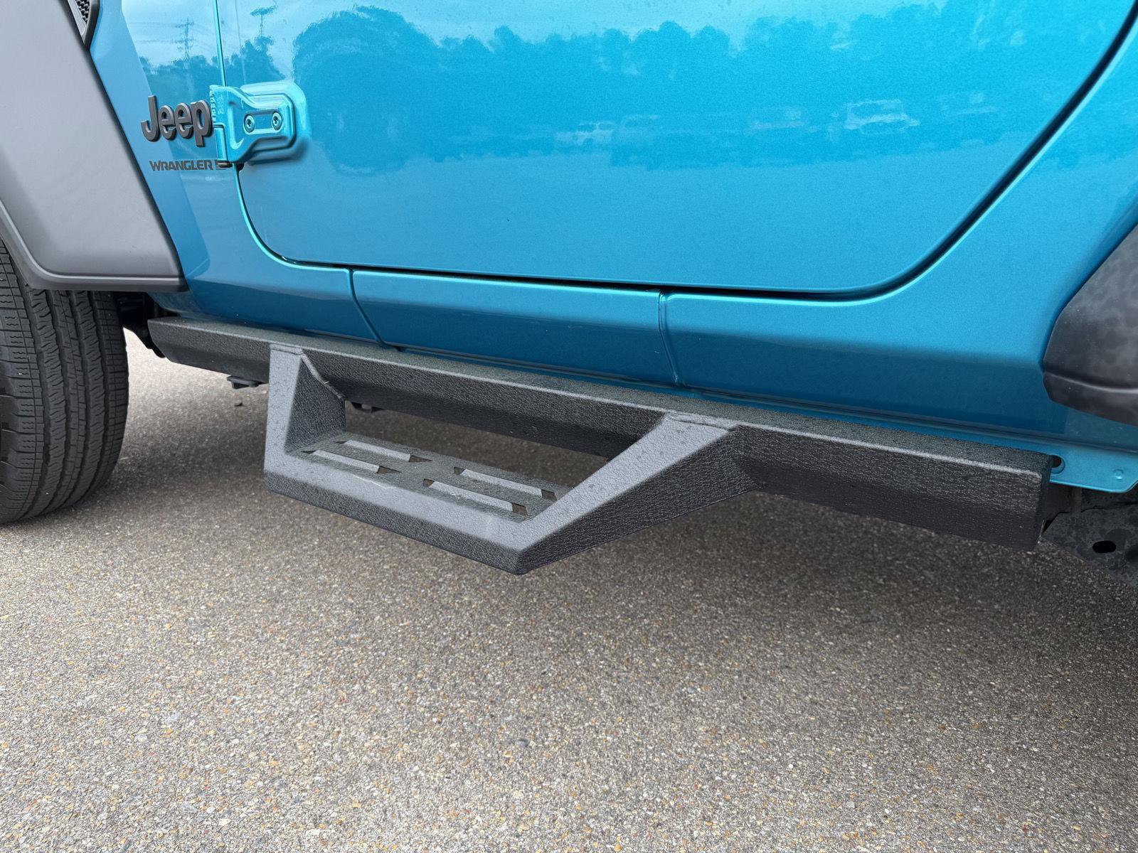 Used 2024 Jeep Wrangler Sport image 25