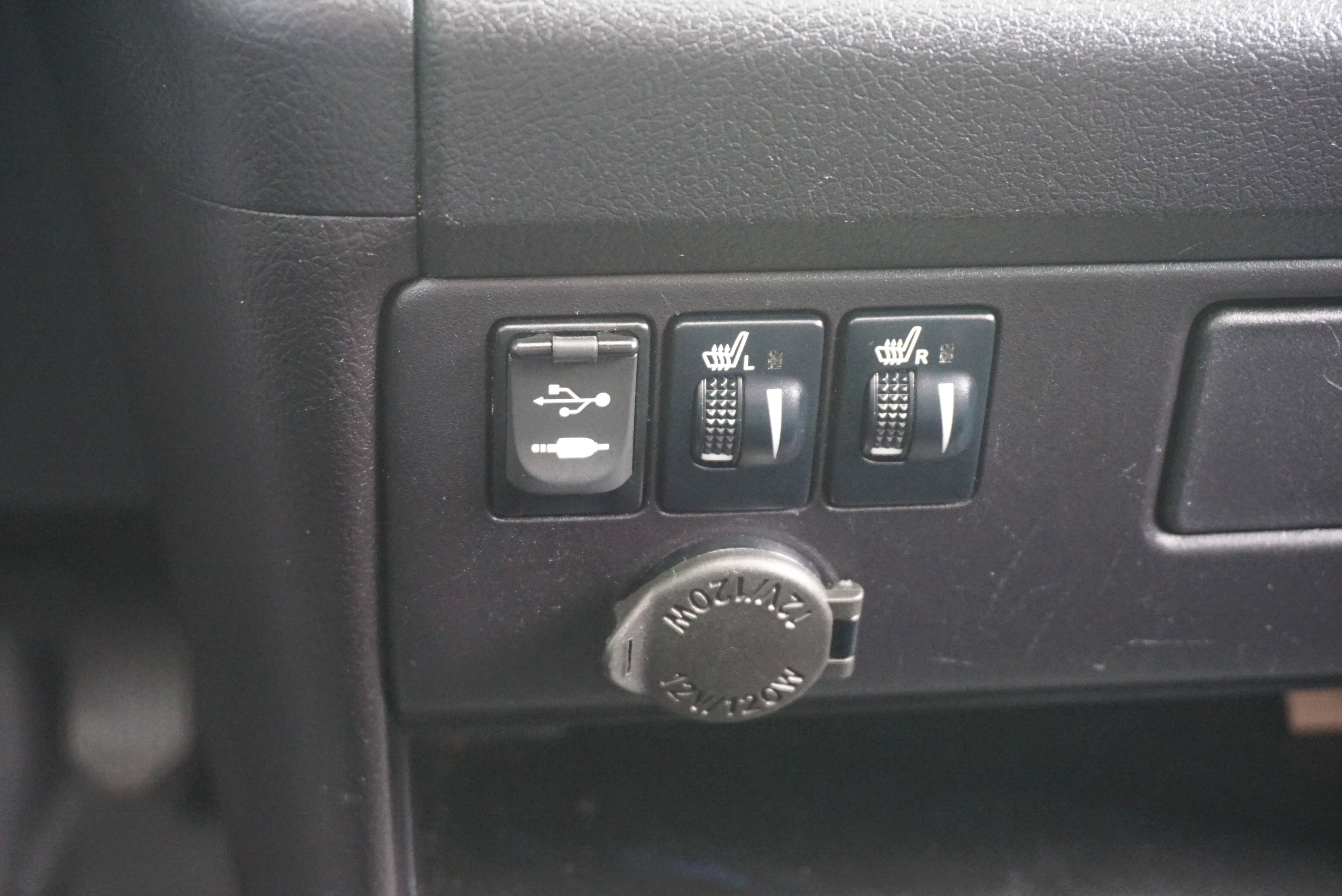 Used 2017 Toyota Sienna SE w/ SE Preferred Package FWD image 14
