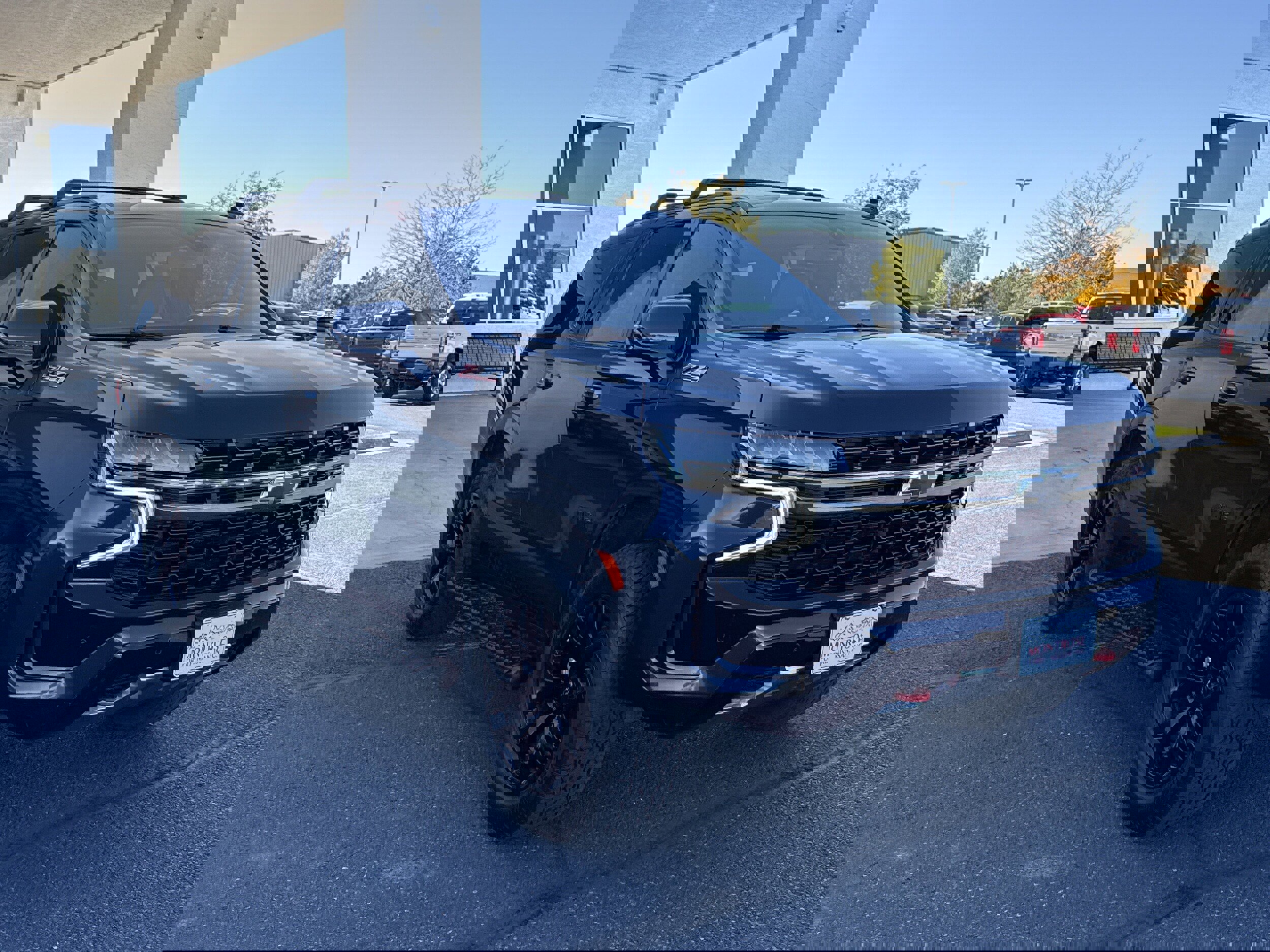 Used 2022 Chevrolet Tahoe Z71 w/ Luxury Package image 3