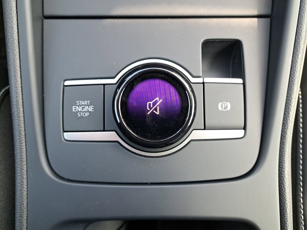 New 2025 Volkswagen Tiguan SE FWD image 24