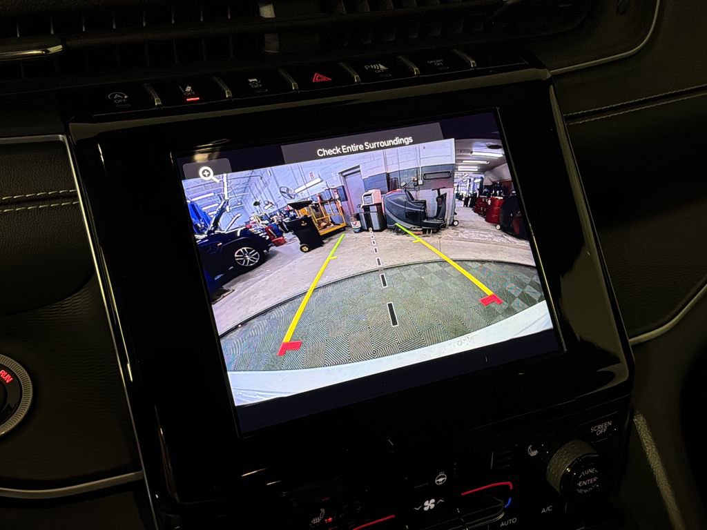 Used 2024 Jeep Grand Cherokee Altitude image 21