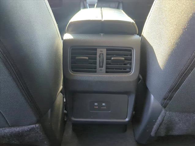 Used 2023 Nissan Rogue SV image 18
