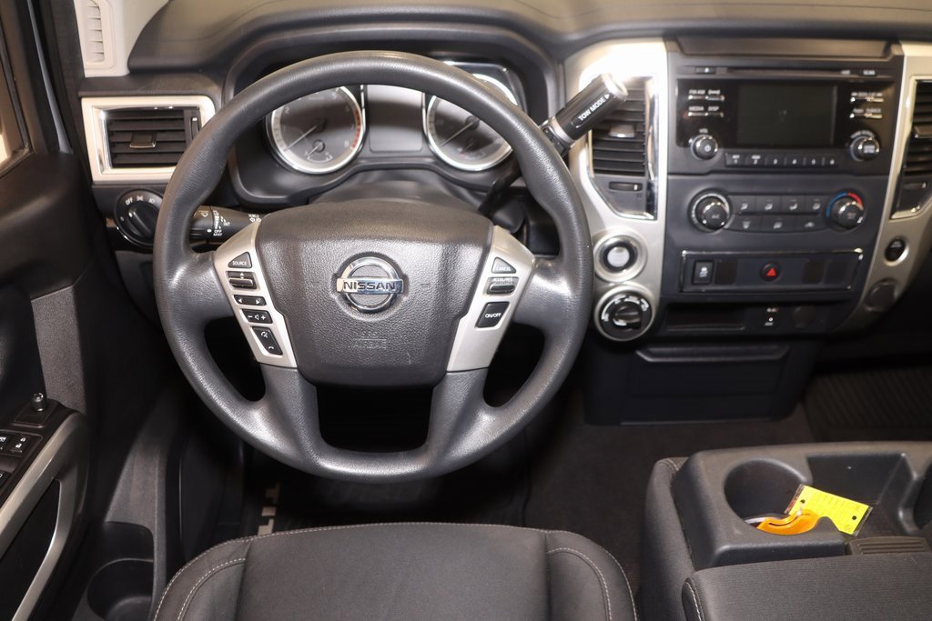 Used 2017 Nissan Titan SV image 20