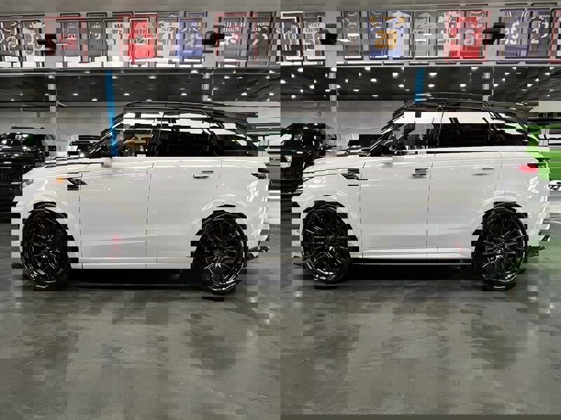 Used 2025 Land Rover Range Rover Sport SE image 5