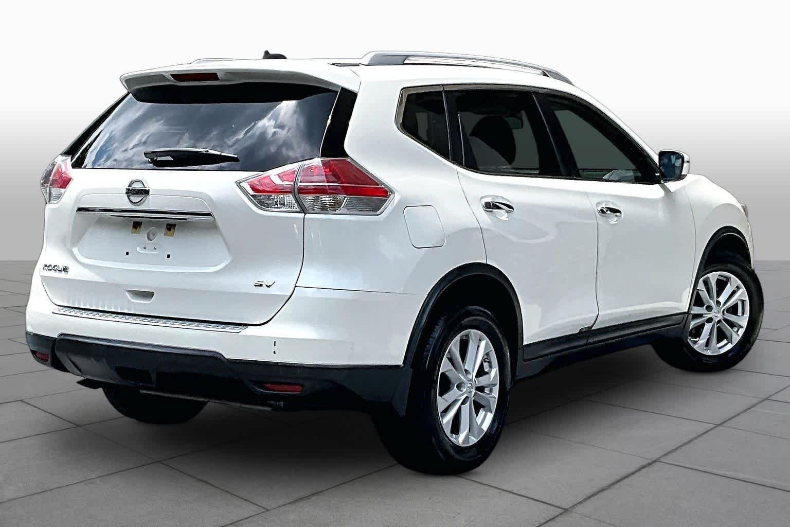 Used 2016 Nissan Rogue SV FWD image 13