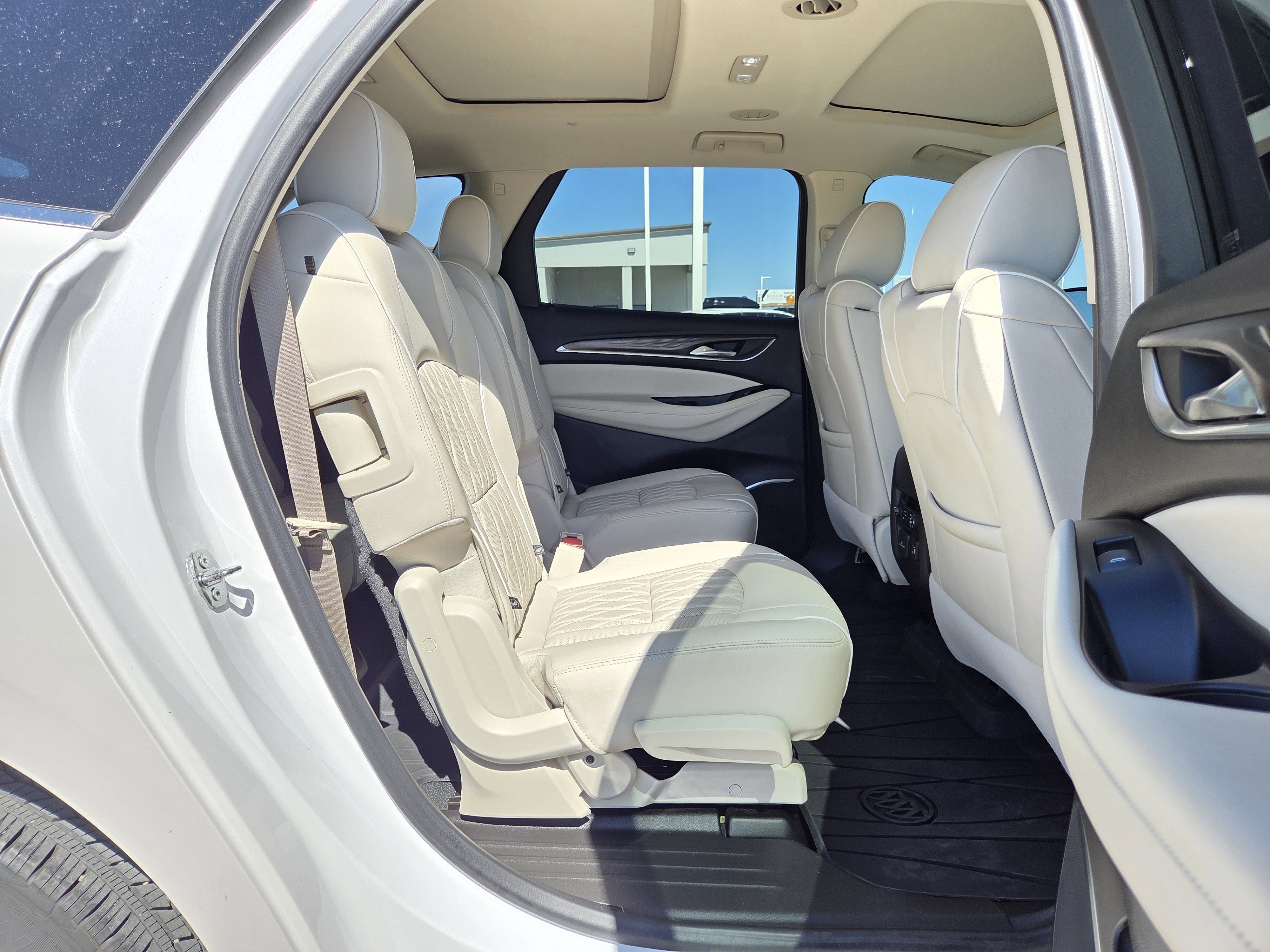 Used 2022 Buick Enclave Avenir w/ Trailering Package, 5000 lbs. image 18