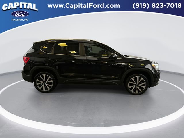 Used 2022 Volkswagen Taos SE image 9