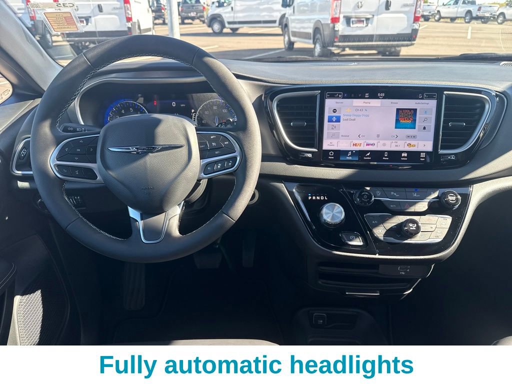 New 2026 Chrysler Voyager LX image 10