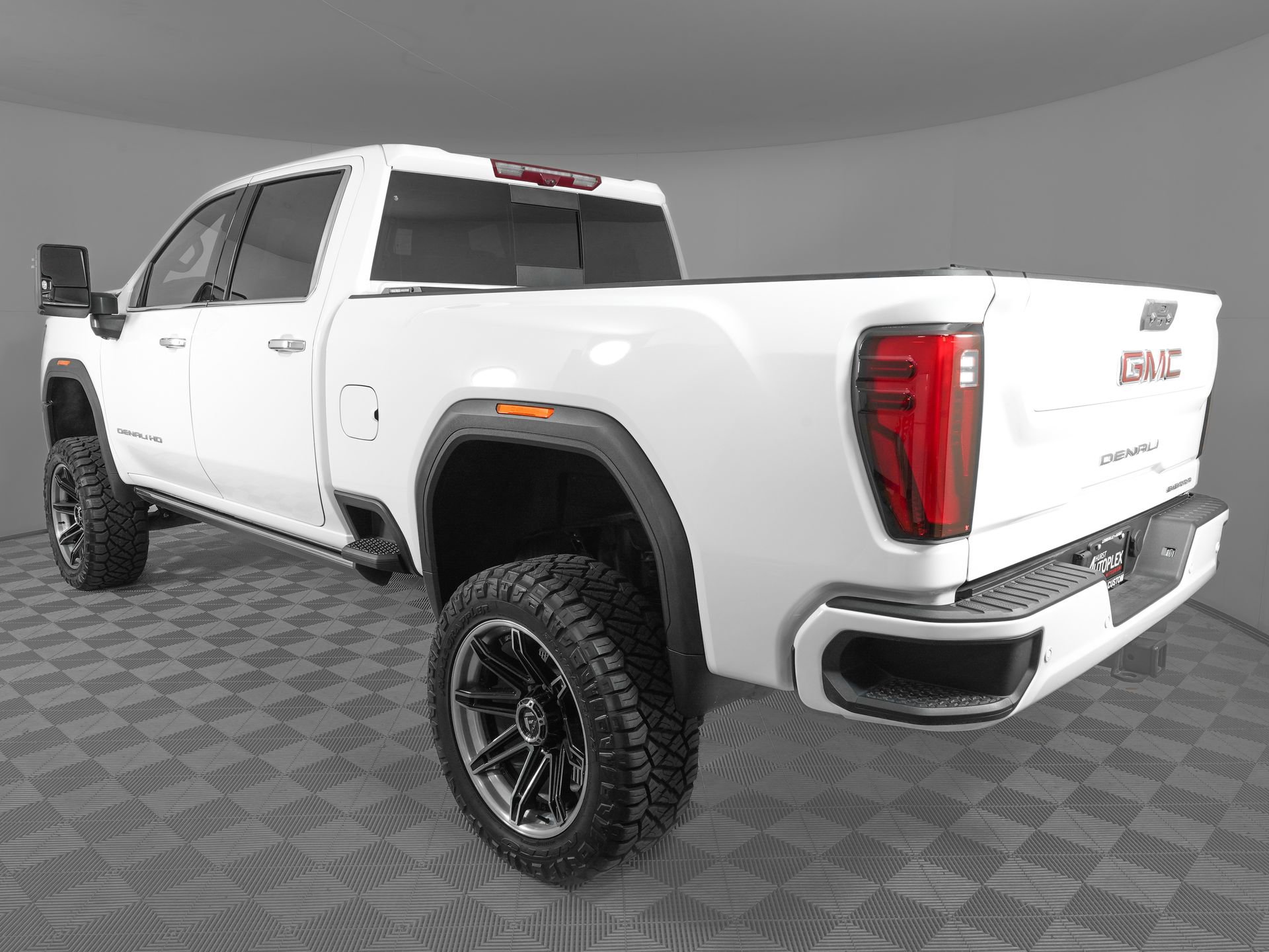 Used 2025 GMC Sierra 2500 Denali w/ Denali Reserve Package image 8