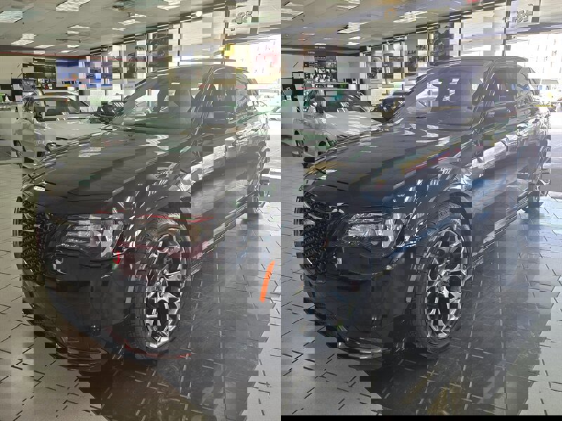 Used 2018 Chrysler 300 S image 1