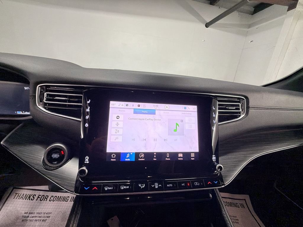 Used 2024 Jeep Wagoneer L Series II image 13