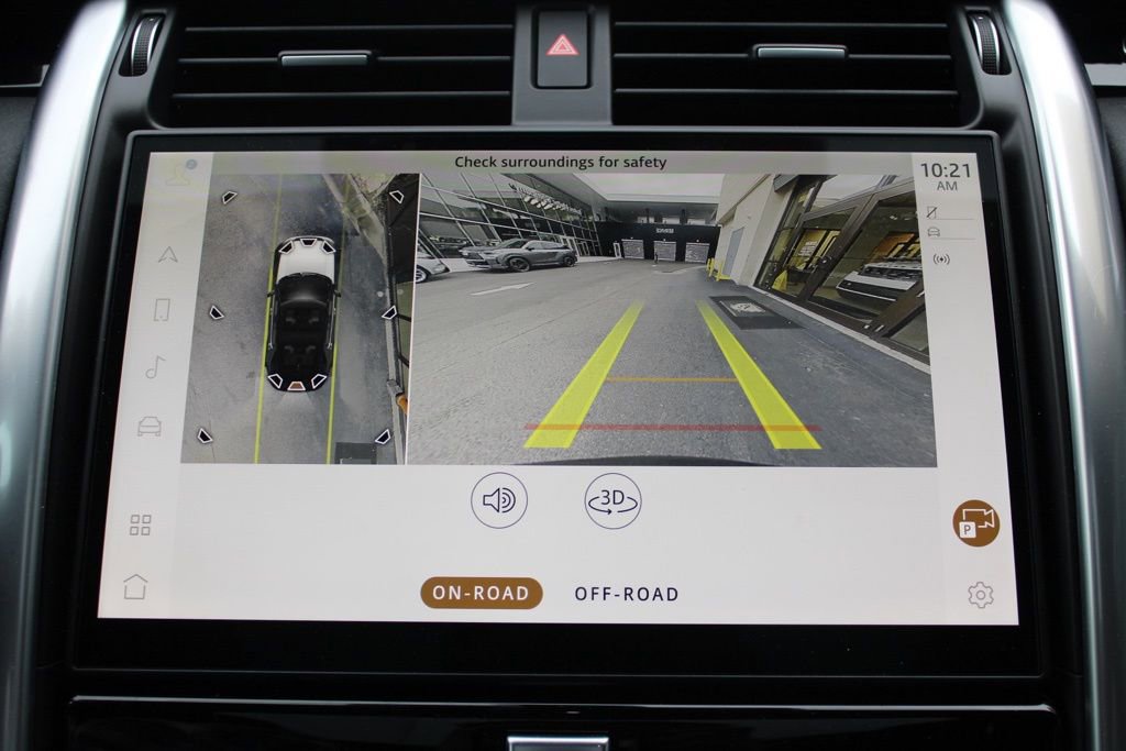 Certified 2025 Land Rover Discovery S image 32