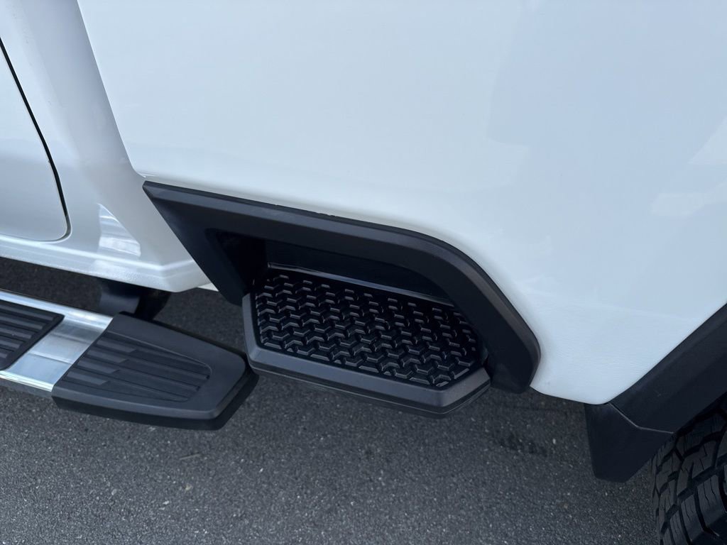 Used 2020 Chevrolet Silverado 2500 High Country w/ Z71 Off-Road Package image 16