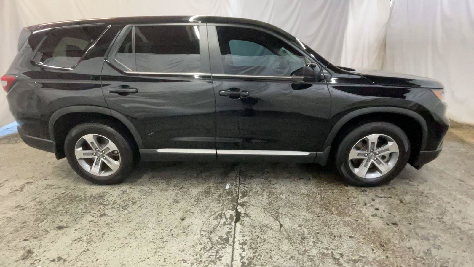Certified 2025 Honda Pilot EX-L image 4