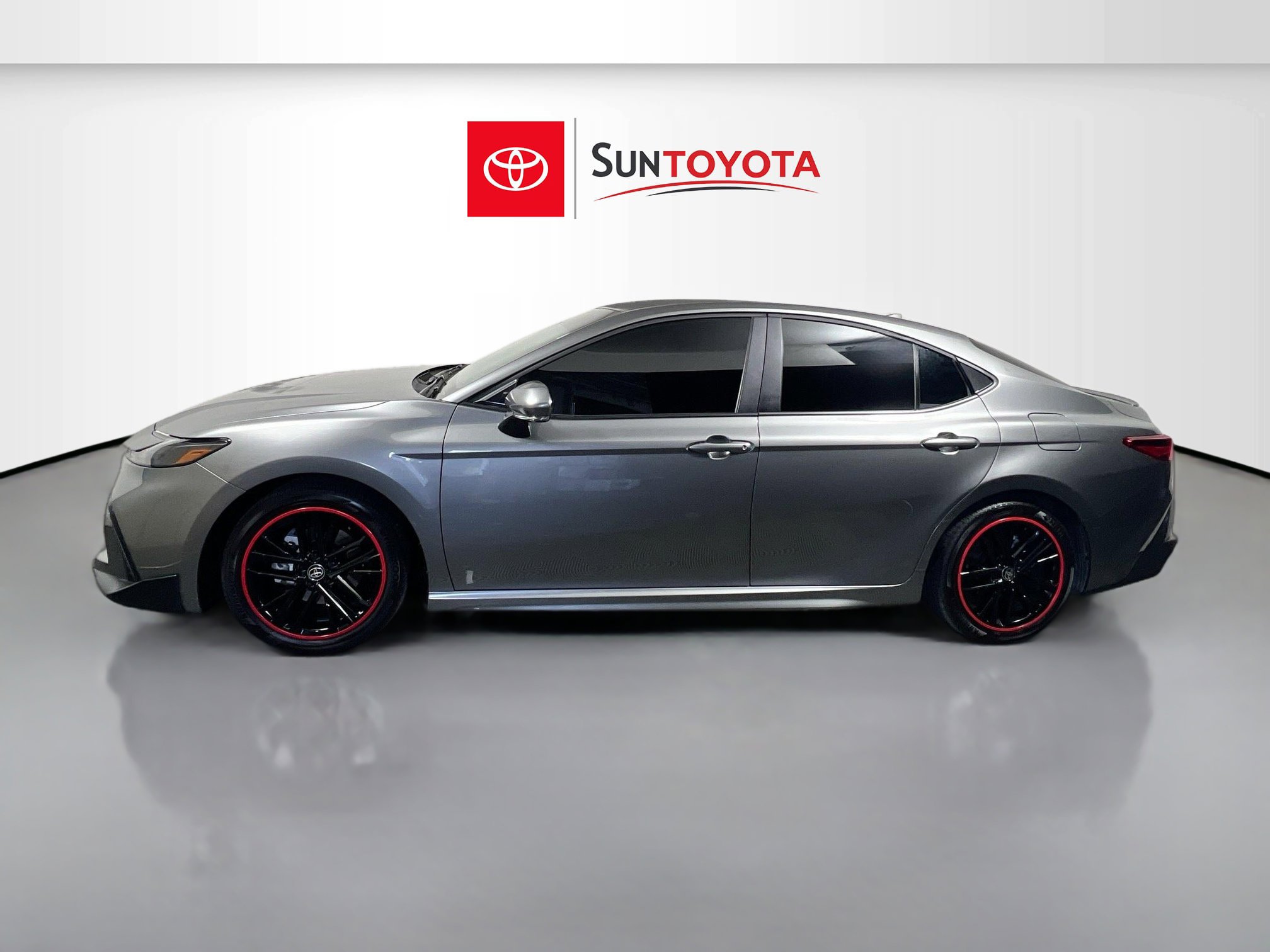 Used 2026 Toyota Camry SE FWD image 7