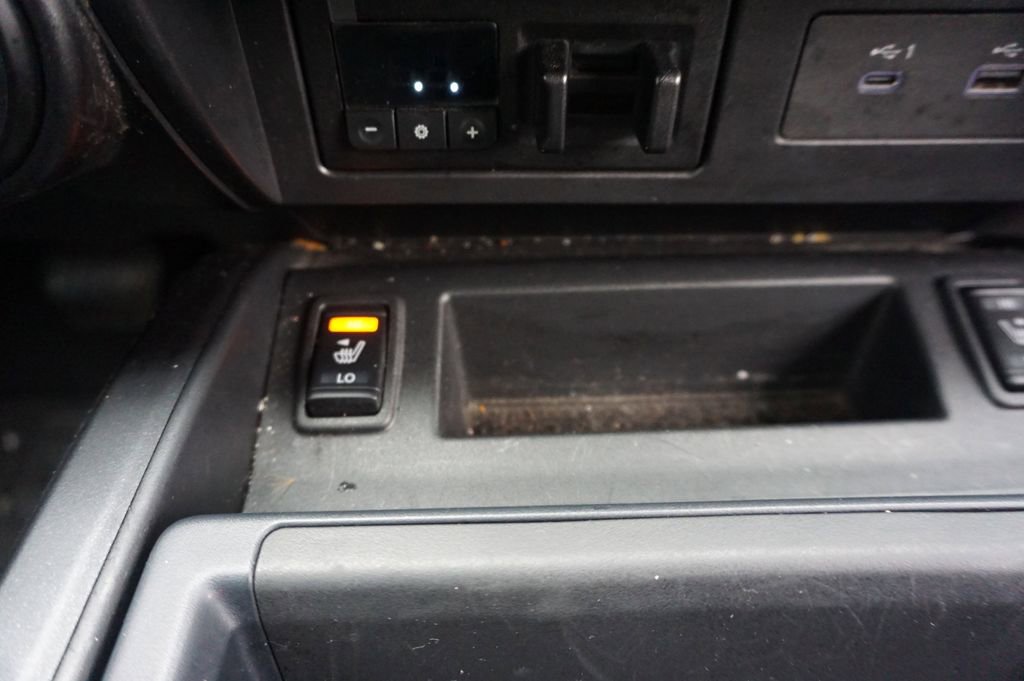 Used 2021 Nissan Titan PRO-4X w/ Pro-4x Convenience Package image 14