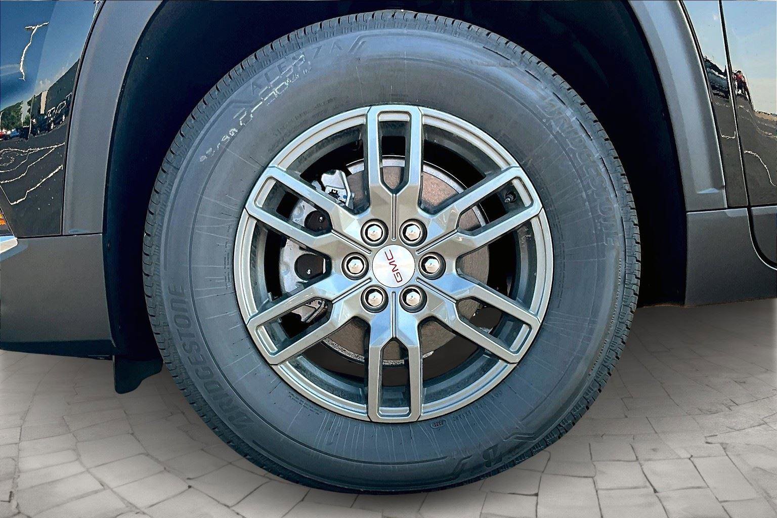 New 2025 GMC Acadia Elevation w/ LPO, Floor Liner Package image 12