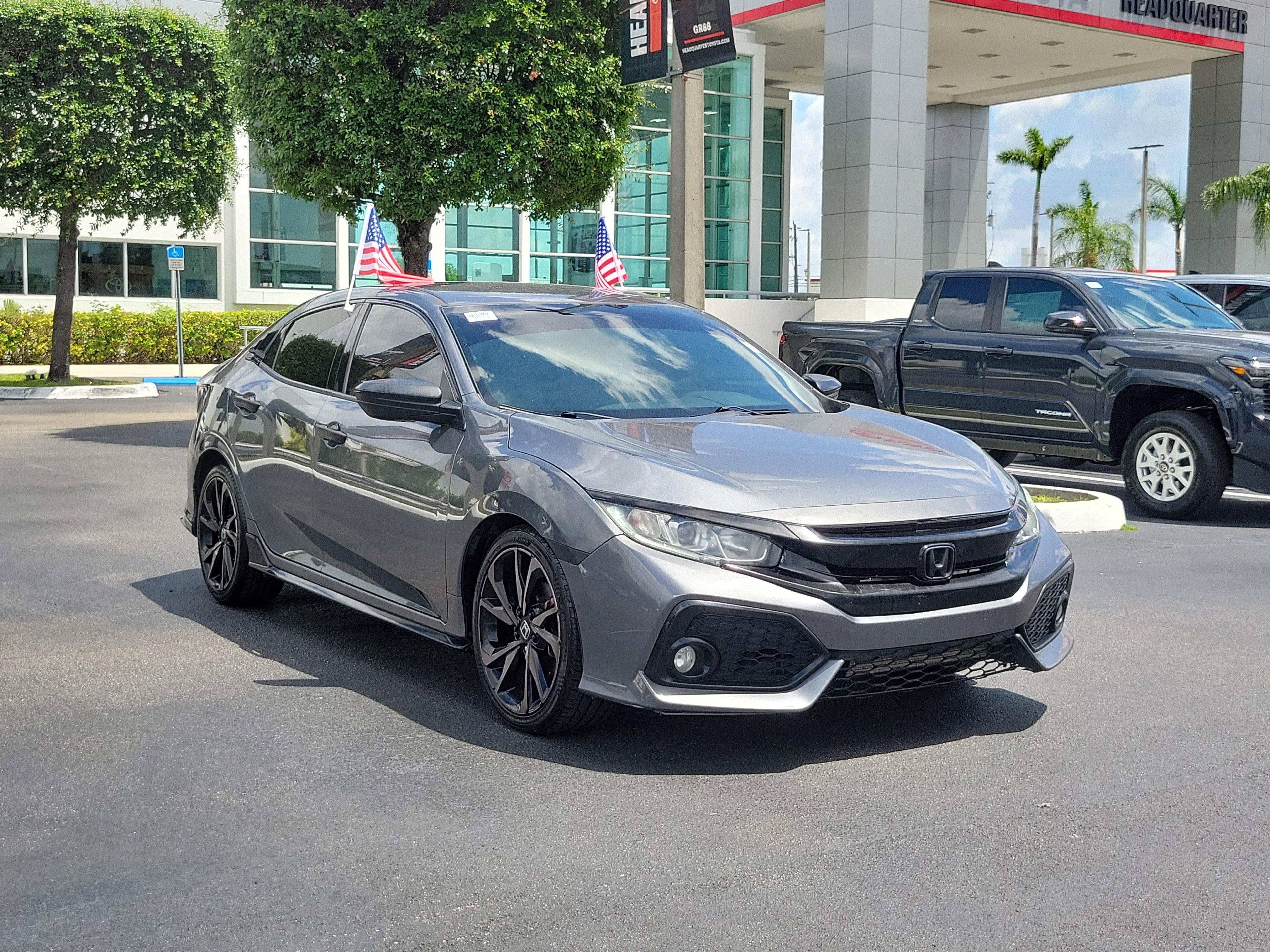 Used 2018 Honda Civic Sport image 2