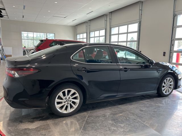Used 2021 Toyota Camry LE FWD image 8