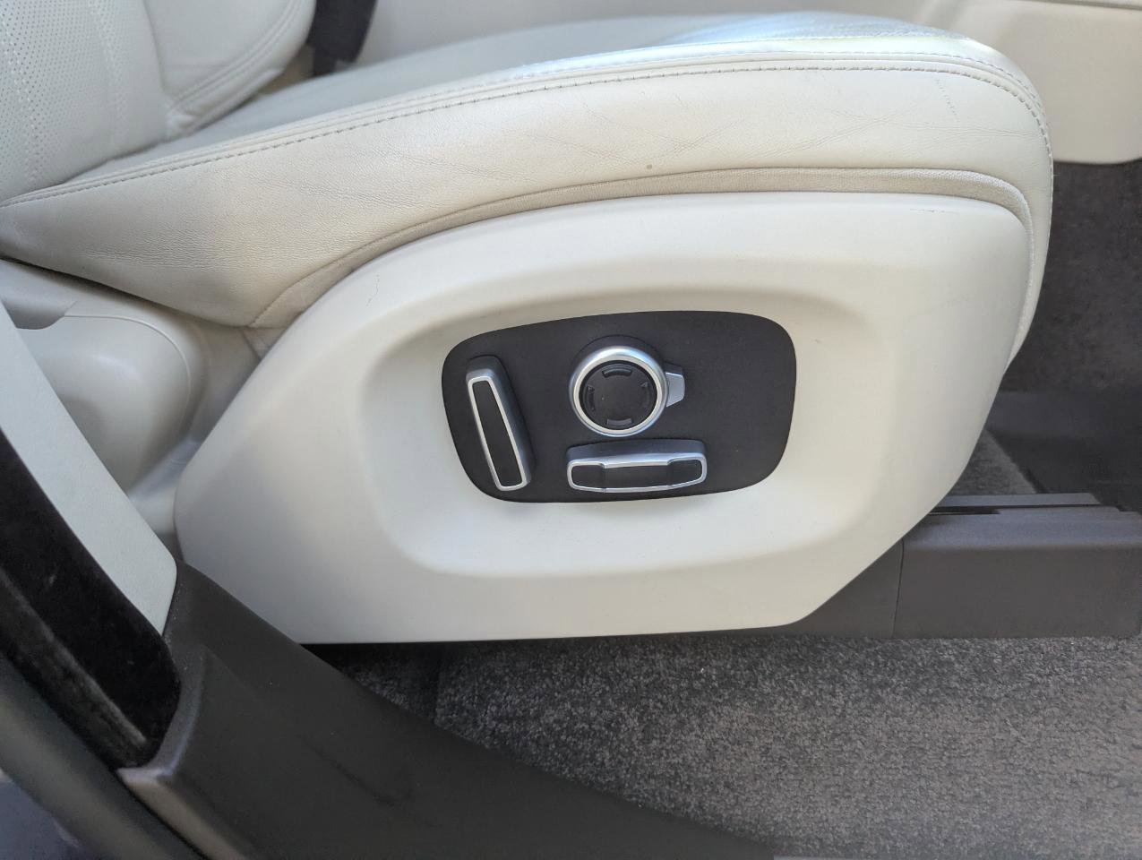 Used 2016 Land Rover Range Rover Supercharged image 38