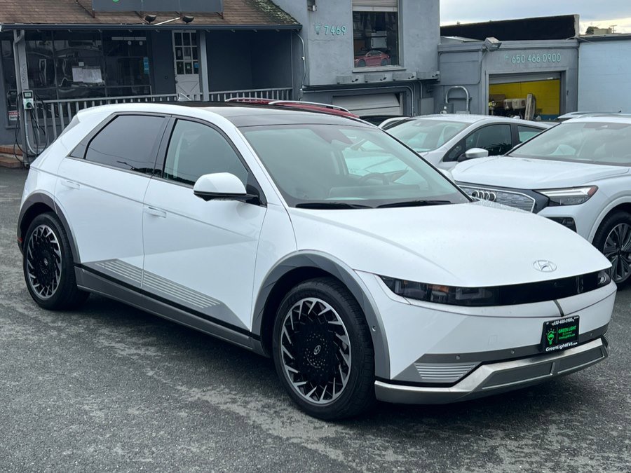 Used 2024 Hyundai Ioniq 5 Limited image 3