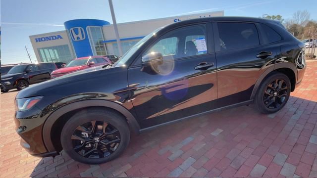 Used 2024 Honda HR-V Sport image 6