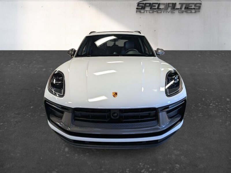 Used 2023 Porsche Macan Turbo AWD/4WD image 6