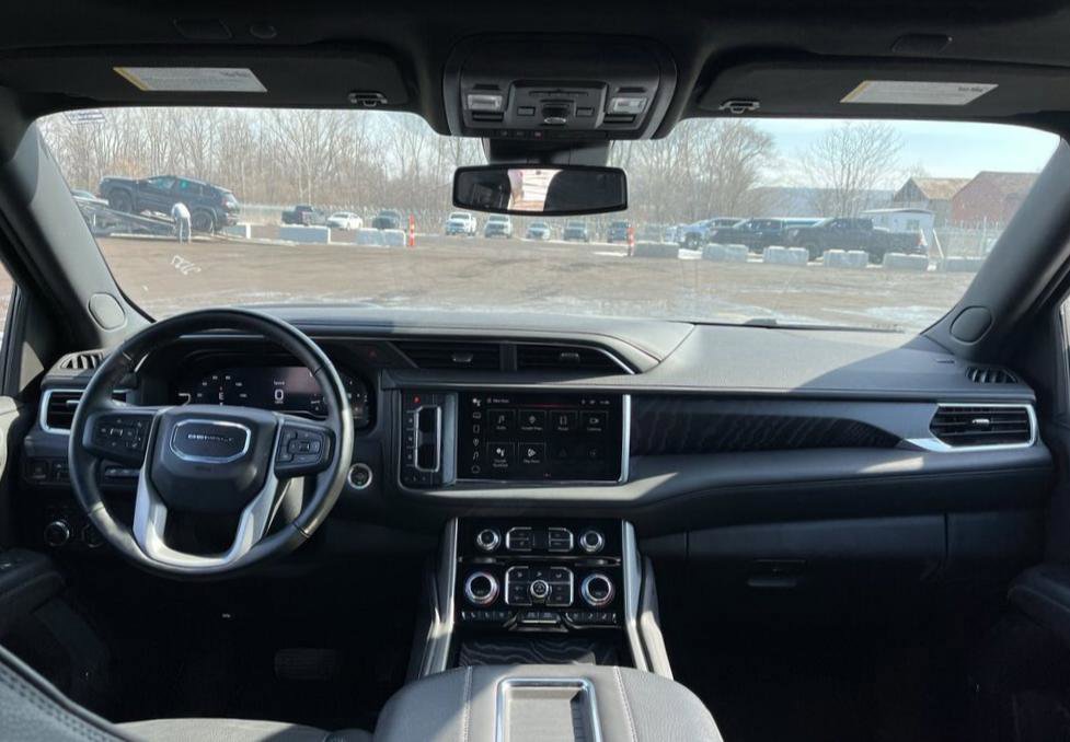 Used 2024 GMC Yukon Denali image 15