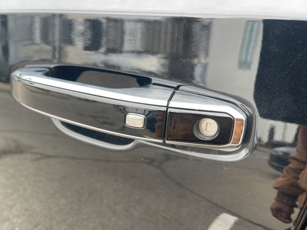 New 2025 Chevrolet Tahoe High Country image 13