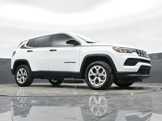 Used 2025 Jeep Compass Sport w/ Mopar Graphics Package AWD/4WD image 41