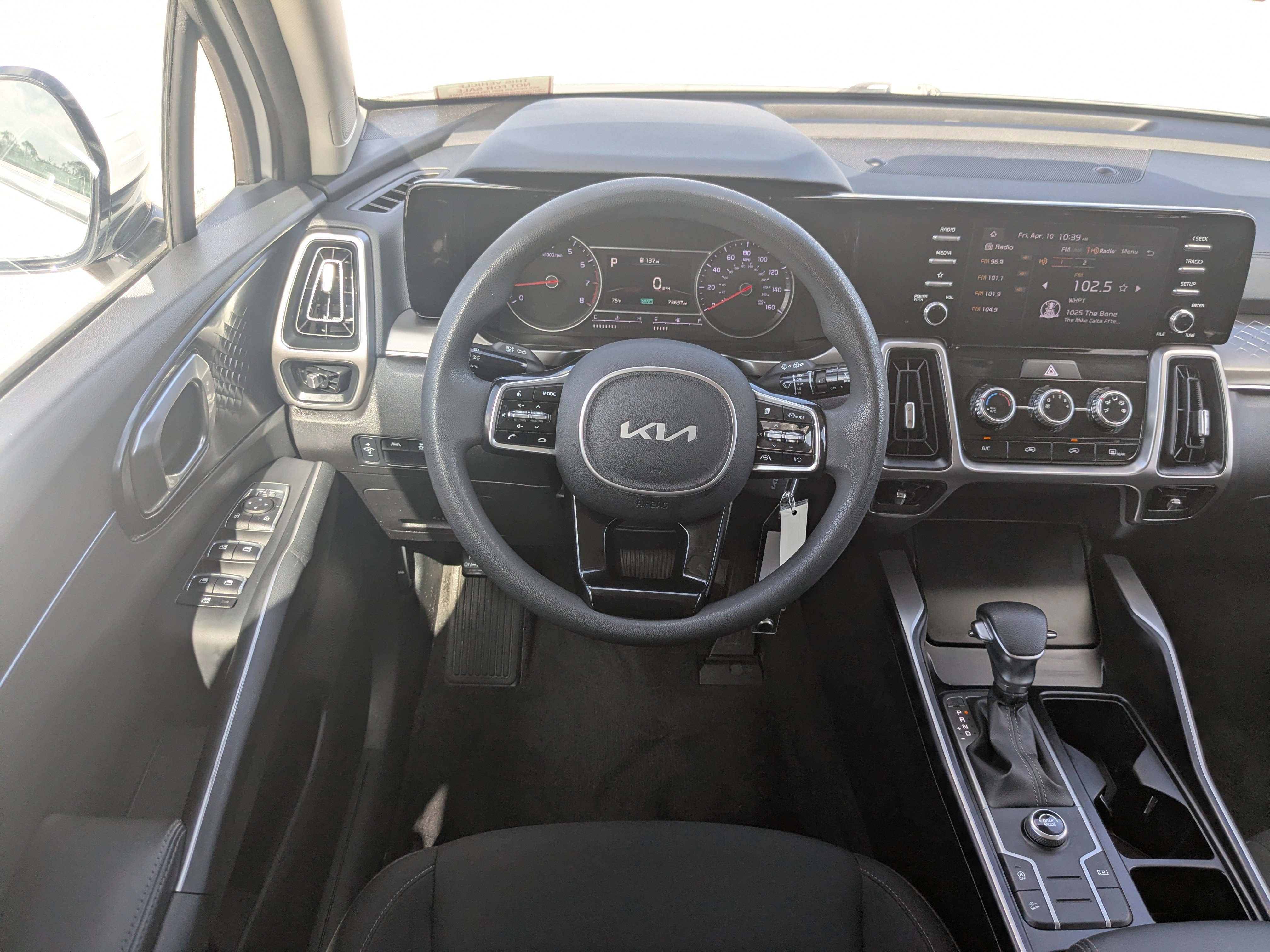 Used 2022 Kia Sorento LX image 18