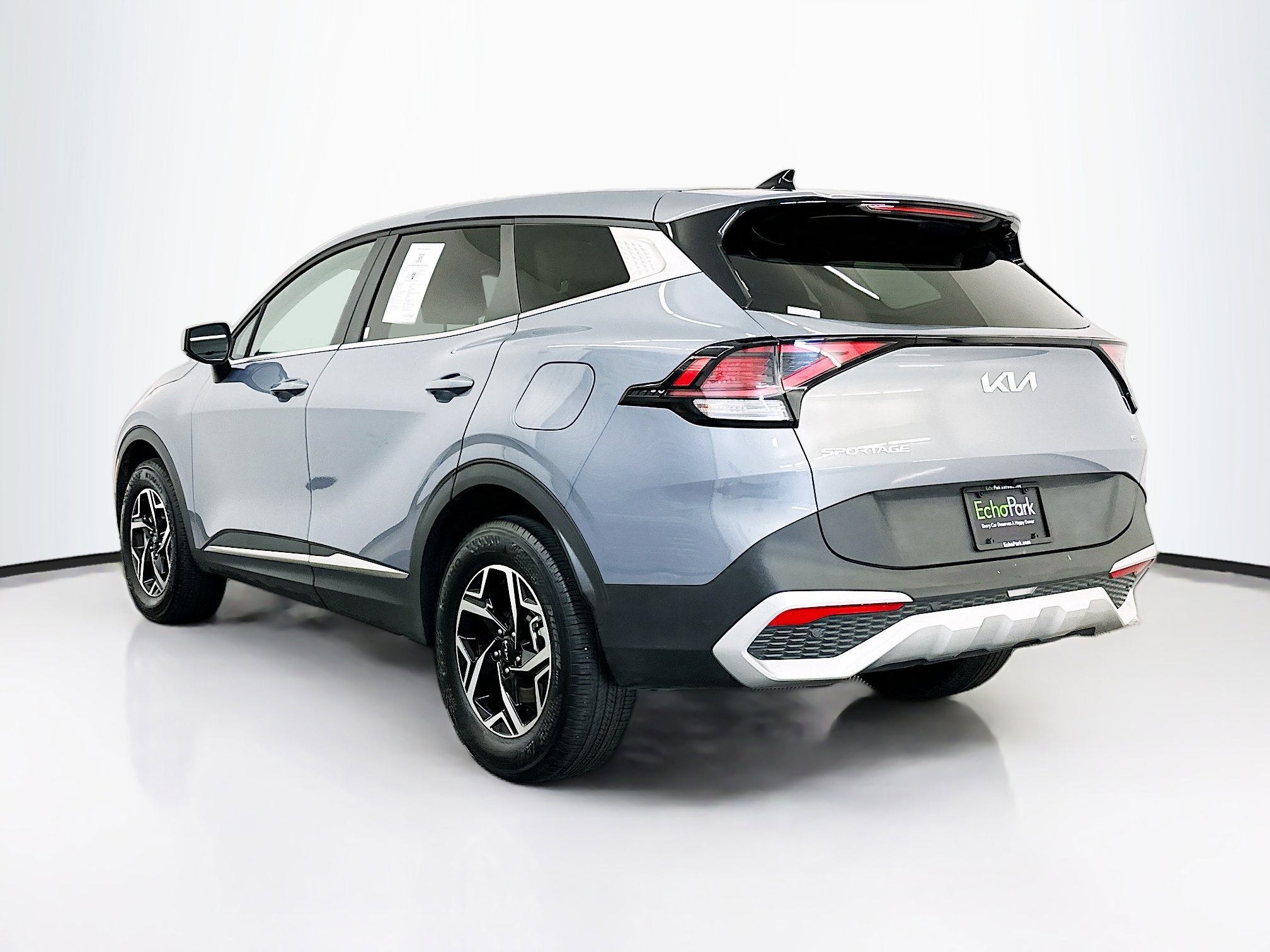 Used 2025 Kia Sportage LX image 5