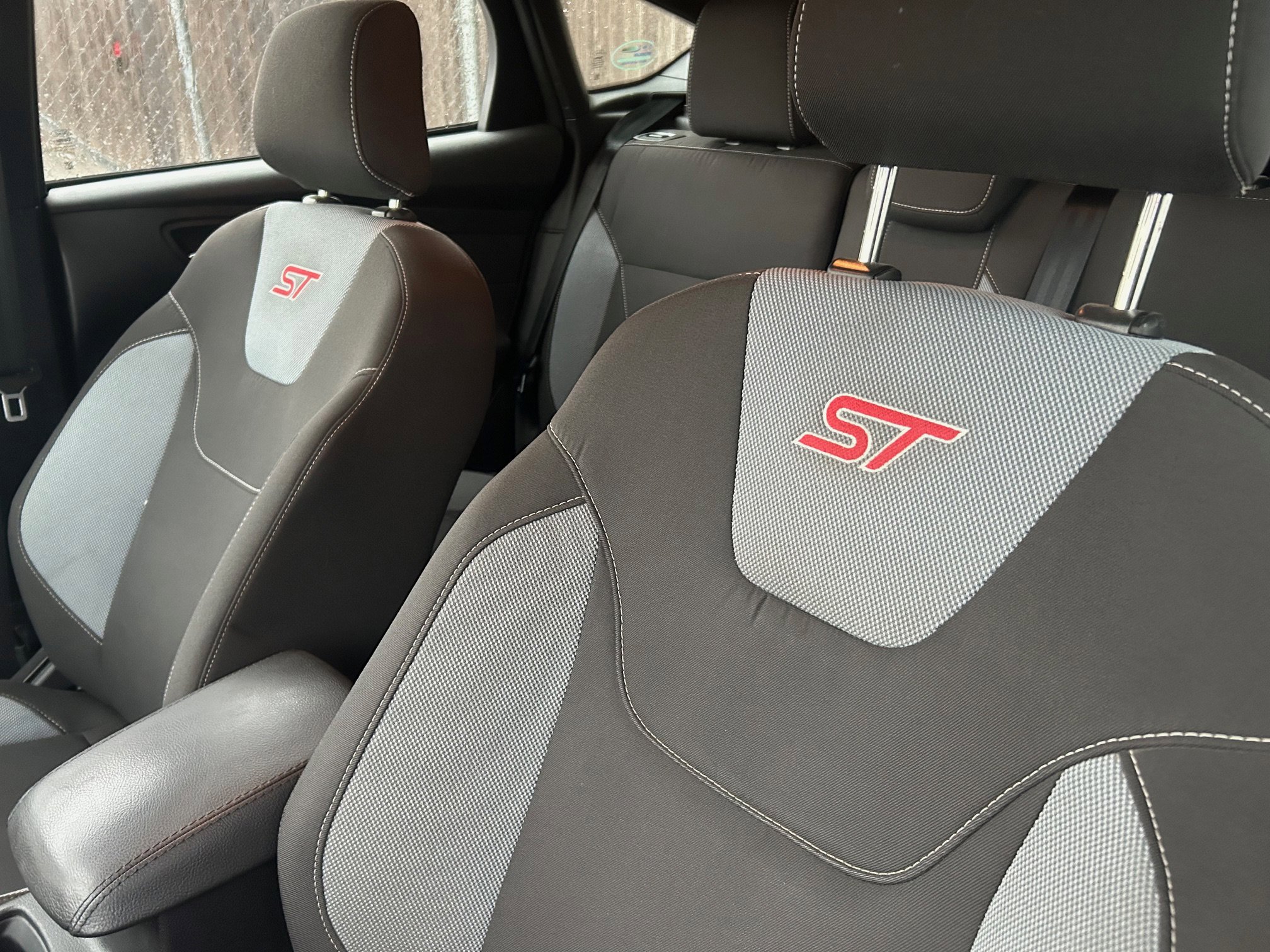 Used 2018 Ford Focus ST image 9