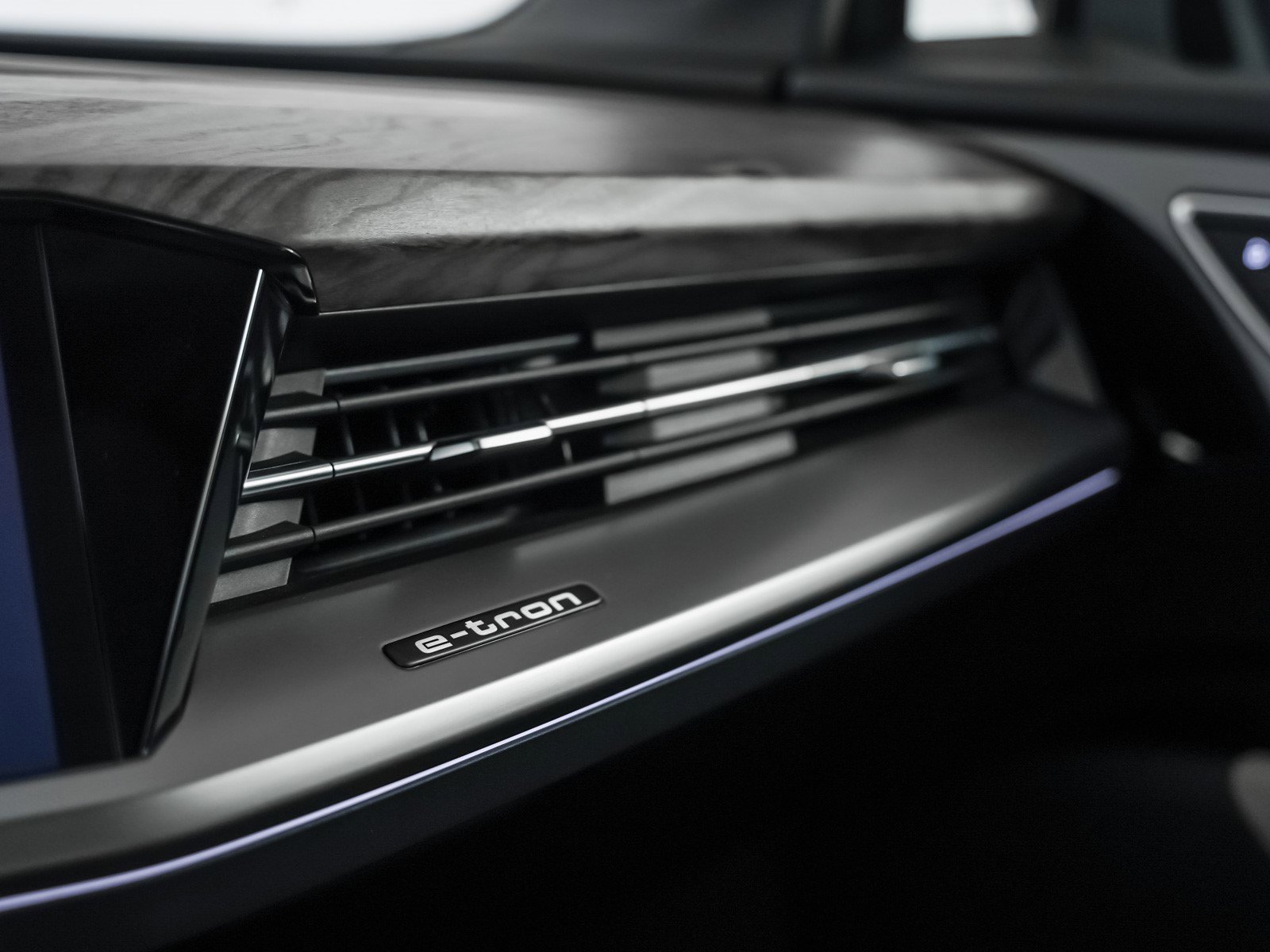 Certified 2023 Audi Q4 e-tron Premium image 24