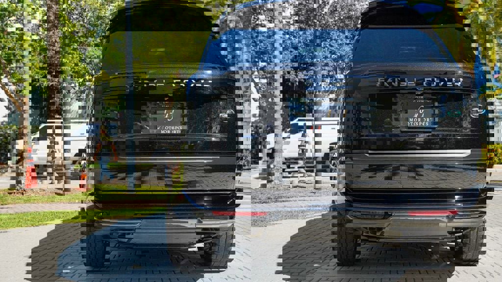 Used 2023 Land Rover Range Rover Long Wheelbase Autobiography image 19