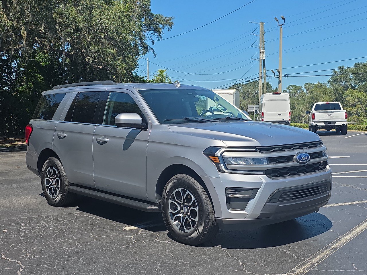 Used 2024 Ford Expedition XLT AWD/4WD image 14