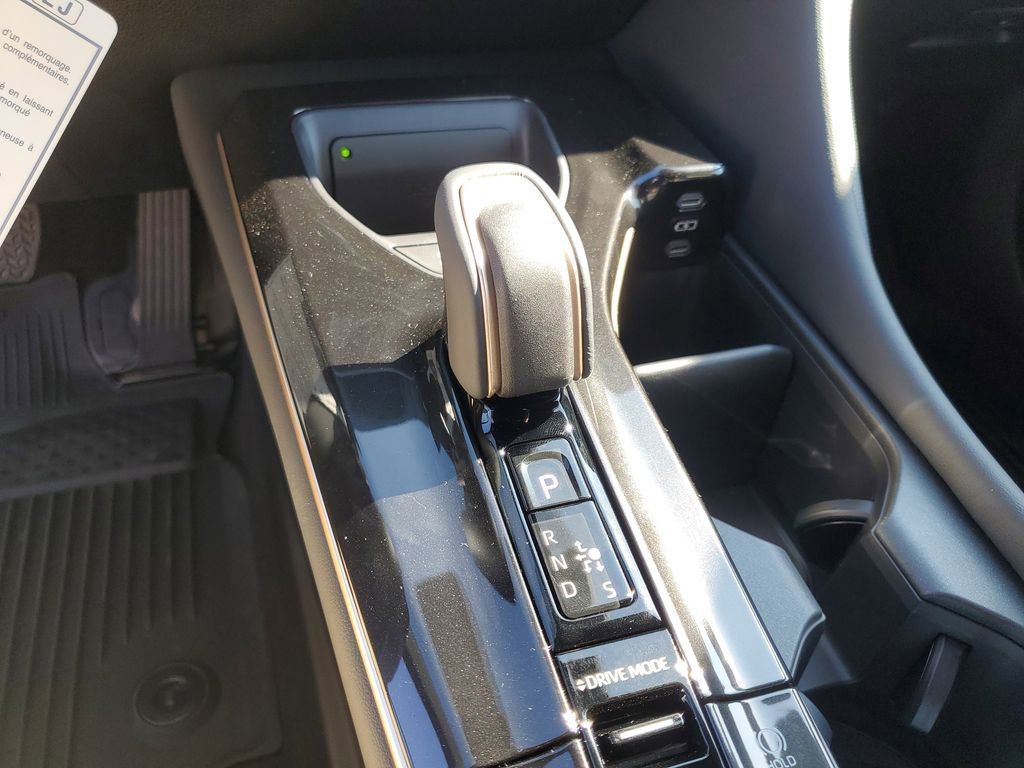 New 2025 Toyota Crown Signia image 17