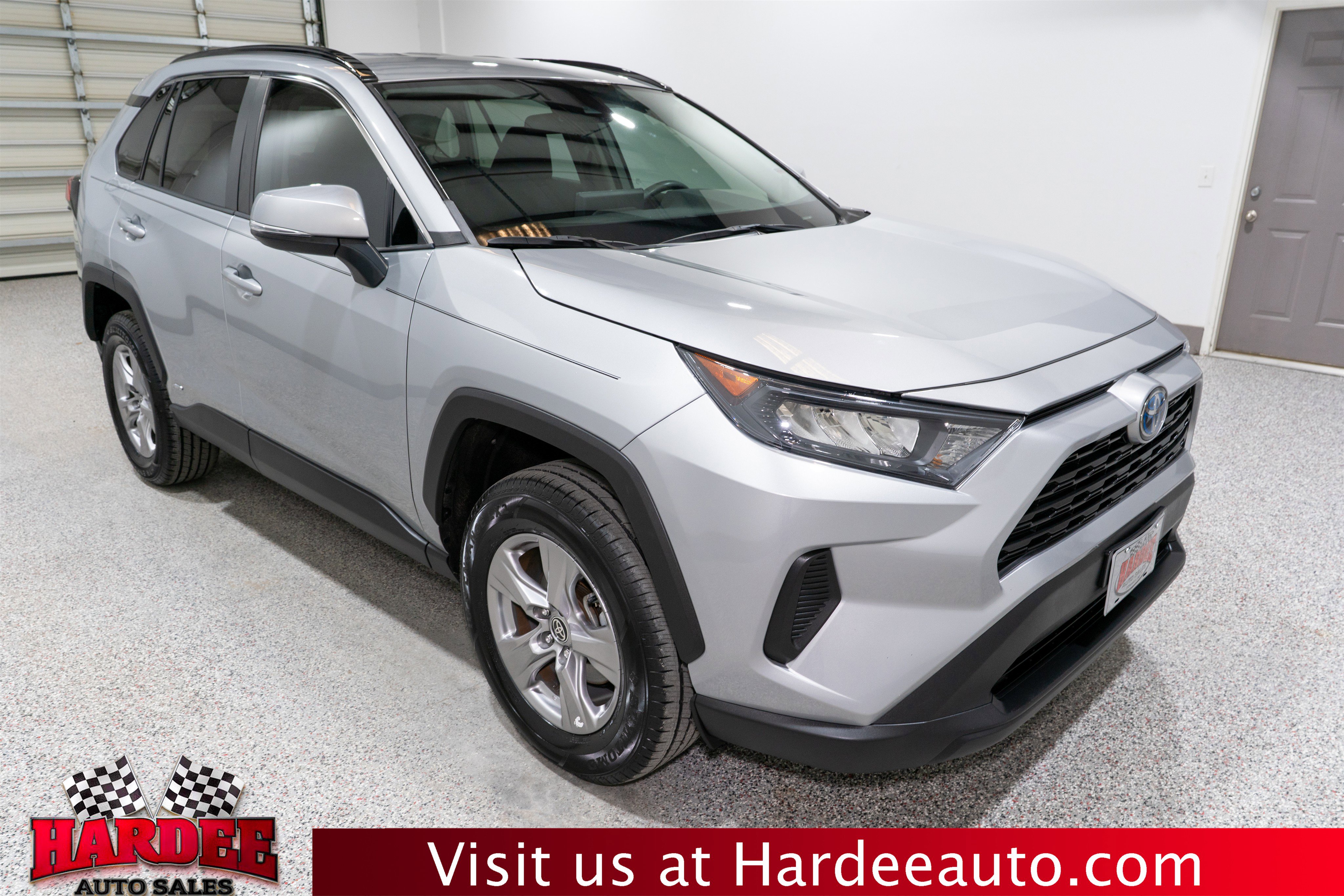 Used 2022 Toyota RAV4 LE image 6