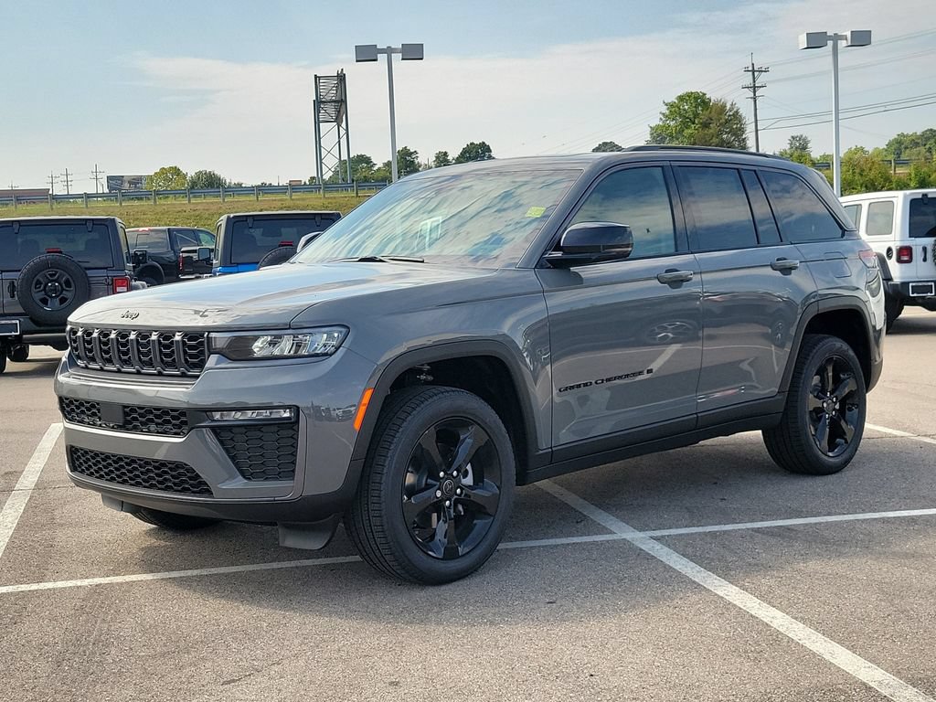 New 2027 Jeep Grand Cherokee Limited AWD/4WD image 2