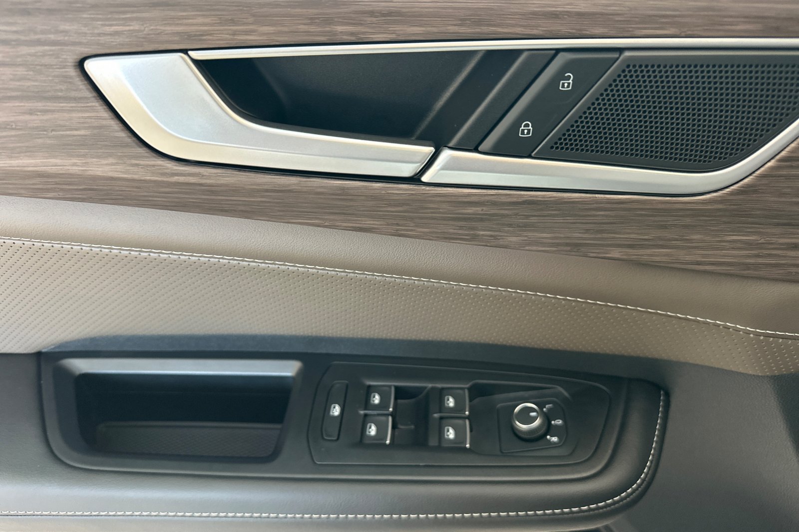 New 2026 Volkswagen Atlas SEL AWD/4WD image 9