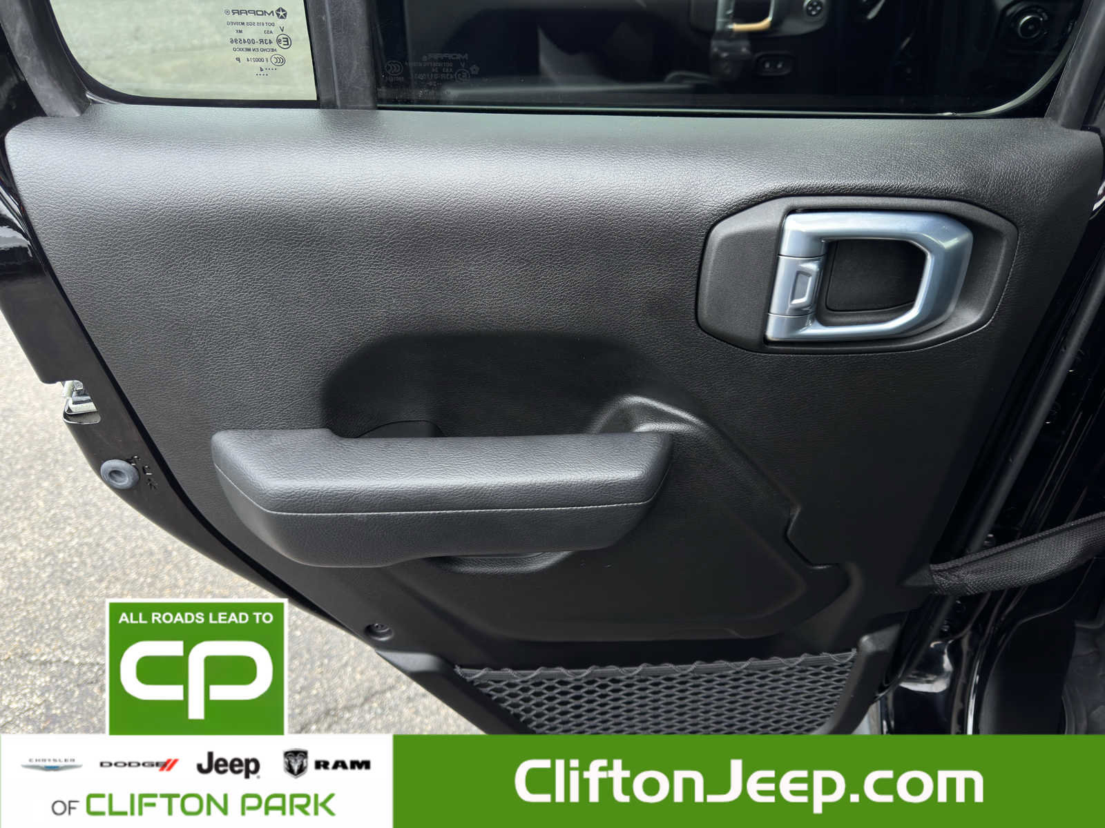 Used 2024 Jeep Wrangler Willys image 14