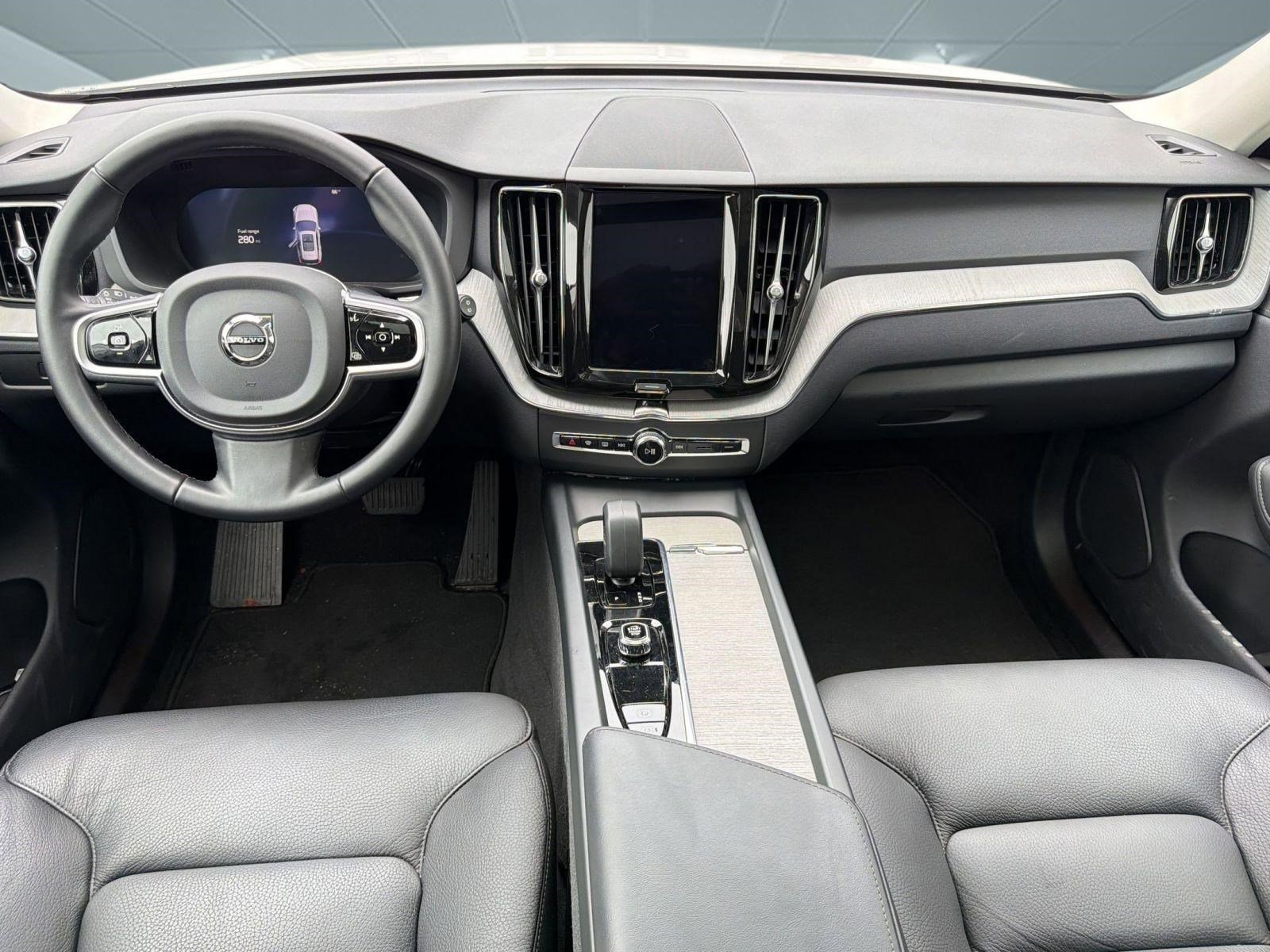 Certified 2025 Volvo XC60 B5 Plus image 16