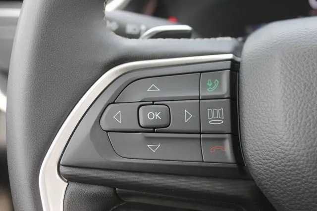 Used 2023 Jeep Grand Cherokee Laredo image 14