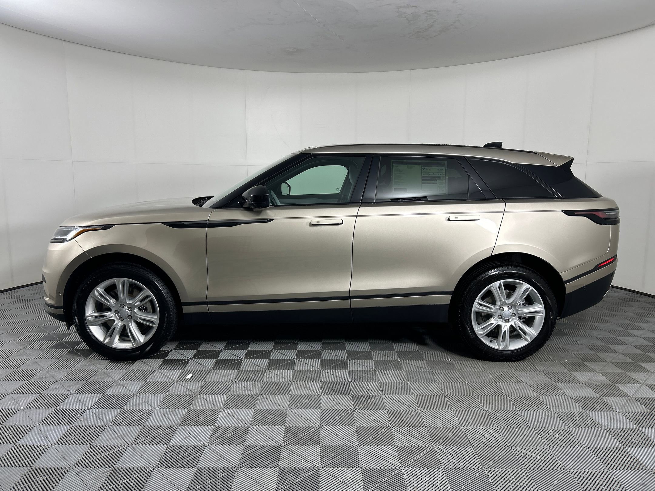 New 2026 Land Rover Range Rover Velar S image 2