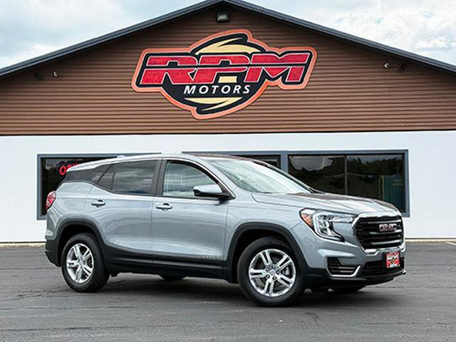 Used 2023 GMC Terrain SLE w/ LPO, Floor Liner Package AWD/4WD image 2