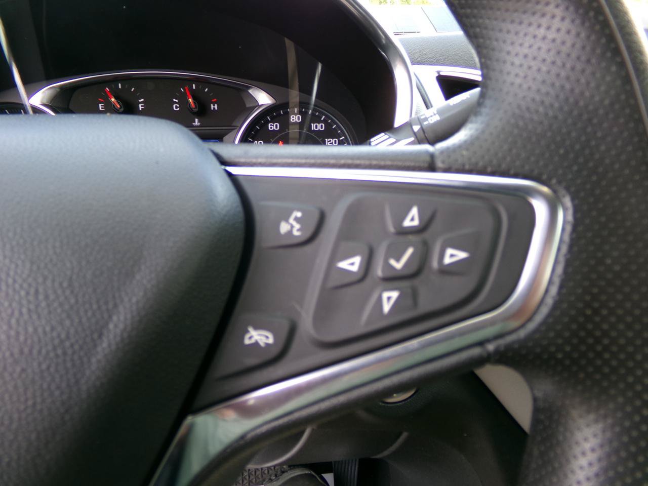 Used 2024 Chevrolet Equinox LS w/ LS Convenience Package AWD/4WD image 12
