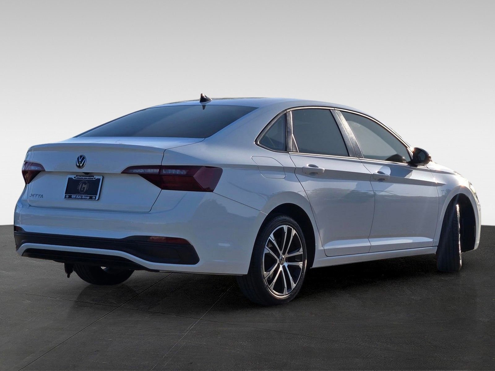 Used 2022 Volkswagen Jetta Sport image 4