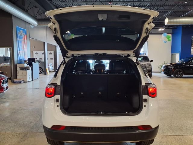 Used 2023 Jeep Compass Limited AWD/4WD image 14