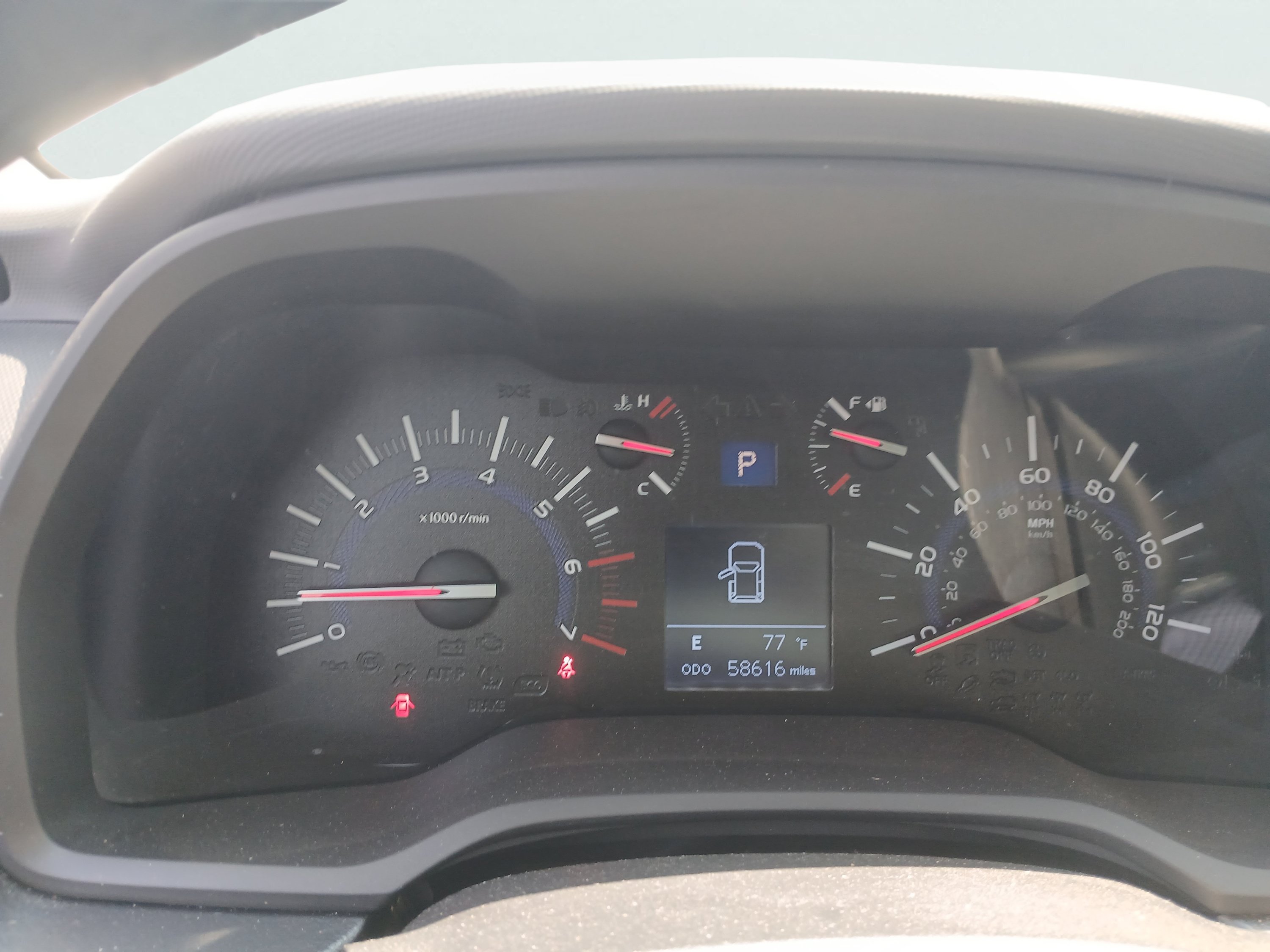 Used 2018 Toyota 4Runner SR5 AWD/4WD image 8